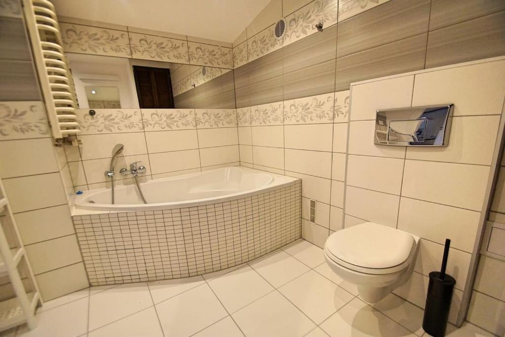 Fv/ Mariacka 7 - Studio Apartment -Katowice Kültér fotó